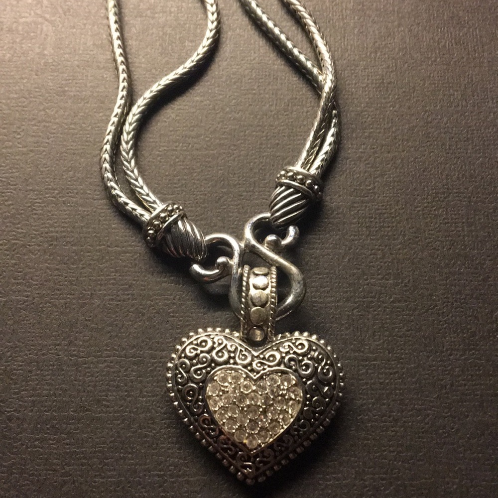 Silver tone Lia Sophia necklace🎀🛍